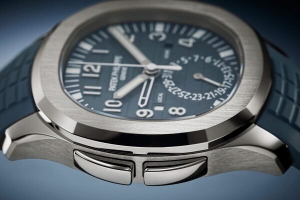 Patek Philippe 5164G-001 Aquanaut Travel Time White Gold Blue-Gray Dial - Image 2