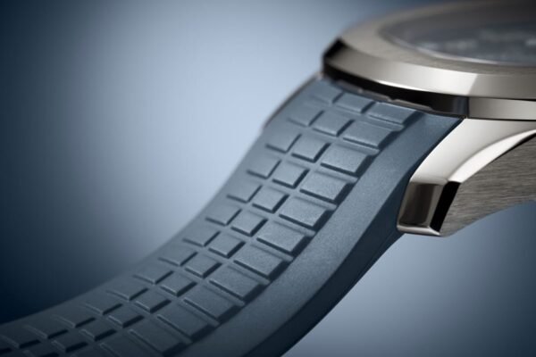 Patek Philippe 5164G-001 Aquanaut Travel Time White Gold Blue-Gray Dial - Image 9