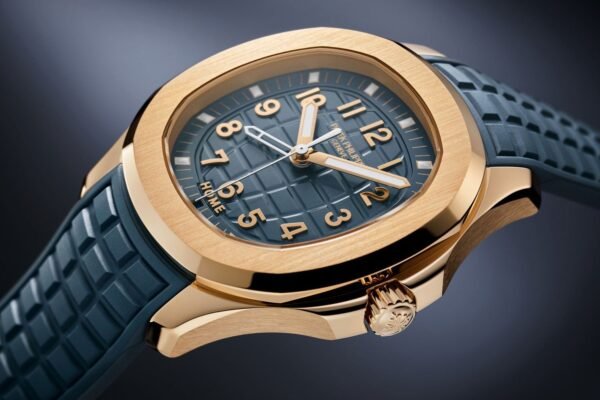 Patek Philippe 5269R-001 Aquanaut Travel Time Rose Gold Blue-Gray Dial