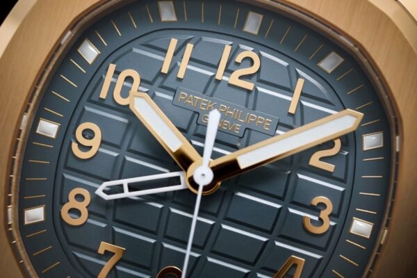 Patek Philippe 5269R-001 Aquanaut Travel Time Rose Gold Blue-Gray Dial - Image 5