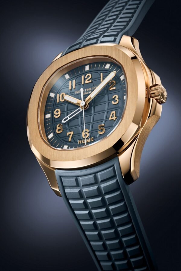 Patek Philippe 5269R-001 Aquanaut Travel Time Rose Gold Blue-Gray Dial - Image 8