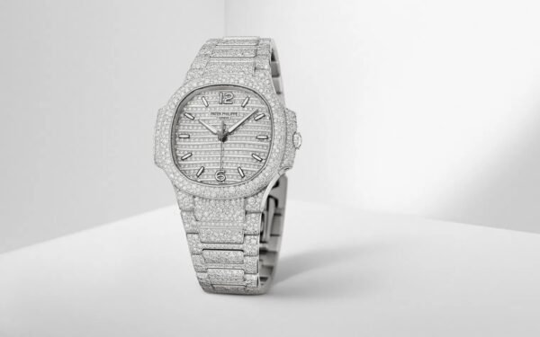 Buy Patek Philippe 7118/1450G-001 Nautilus Ladies White Gold/Diamond Paved - Image 2