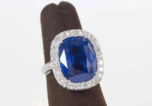 15 Carat Burma No Heat Natural Sapphire Ring Rare GIA Certified - Image 2