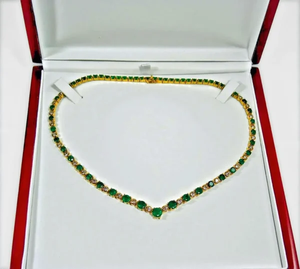 22.00 Carat AAA Colombian Emerald Diamond Necklace 18 Karat Yellow Gold