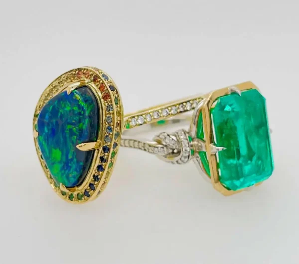 3ct Emerald in Forget Me Knot Ring Platinum and 22ct Yellow Gold - Image 5