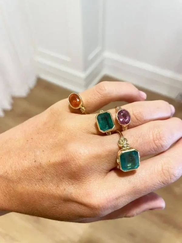 3ct Knot Emerald Ring in 18ct Yellow Gold - Image 6