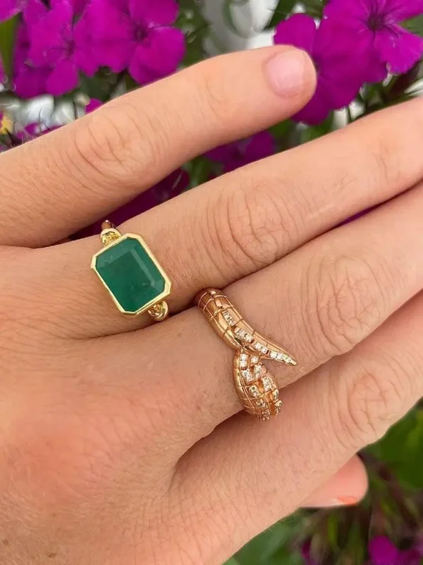 3ct Knot Emerald Ring in 18ct Yellow Gold - Image 3