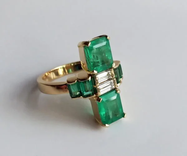 4.24 Carat Fine Colombian Emerald Diamond Art Deco Style Ring 18K - Image 6