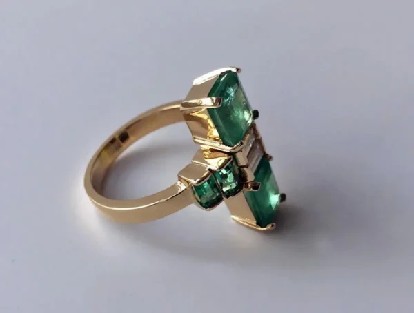 4.24 Carat Fine Colombian Emerald Diamond Art Deco Style Ring 18K - Image 8