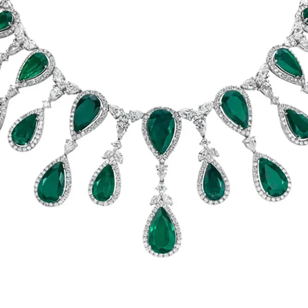 63.40 Carats Total Pear Shape Colombian Green Emerald and Diamond Necklace - Image 3