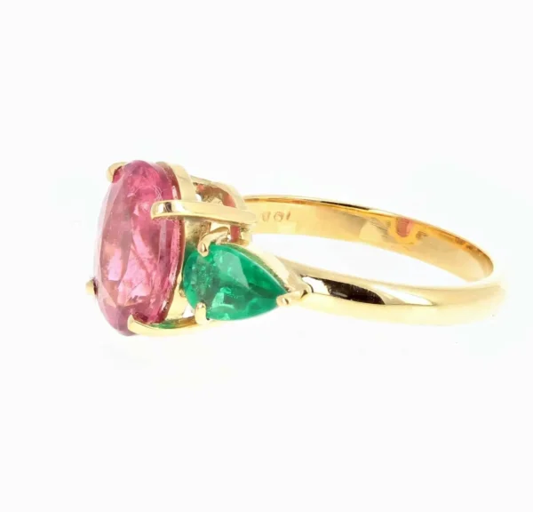 AJD Elegant Glittering 2.7 Carat Tourmaline & Emerald 18 Kt Yellow Gold Ring - Image 5