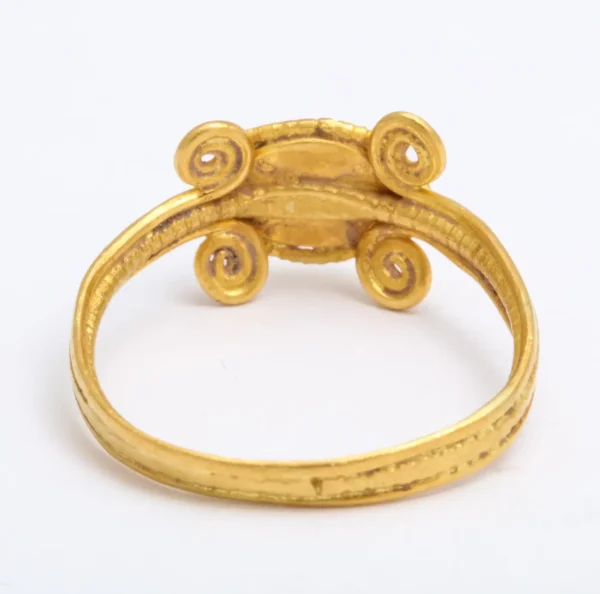 Ancient Roman Carnelian Intaglio Ring with Clasped Hands - Image 6