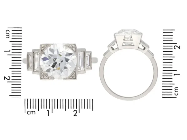 Art Deco diamond flanked solitaire ring, English, circa 1930. - Image 5