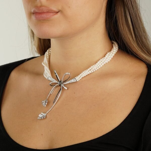 Chanel High Jewelry Diamond Pearl White Gold Necklace - Image 4