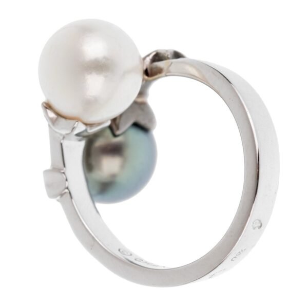 Chanel Pearl Bypass White Gold Ring - Image 2