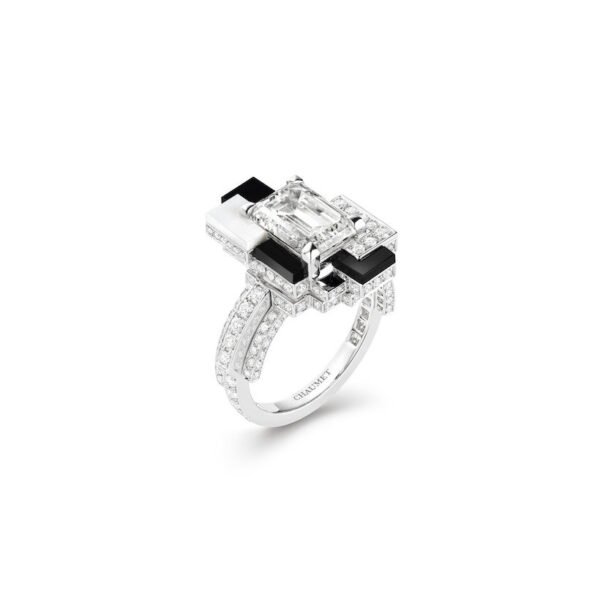 Chaumet Labyrinthe Ring - White gold, white agate, onyx, diamonds