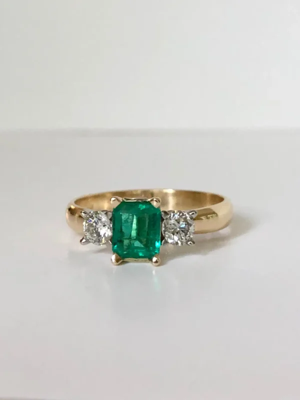 Colombian Emerald Diamond Three-Stone Engagement Ring 18 Karat - Image 8