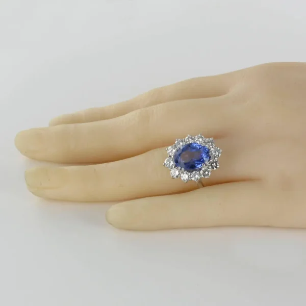 French 1960s No Heat 7.42 Carat Ceylon Sapphire Diamond White Gold Cluster Ring - Image 14