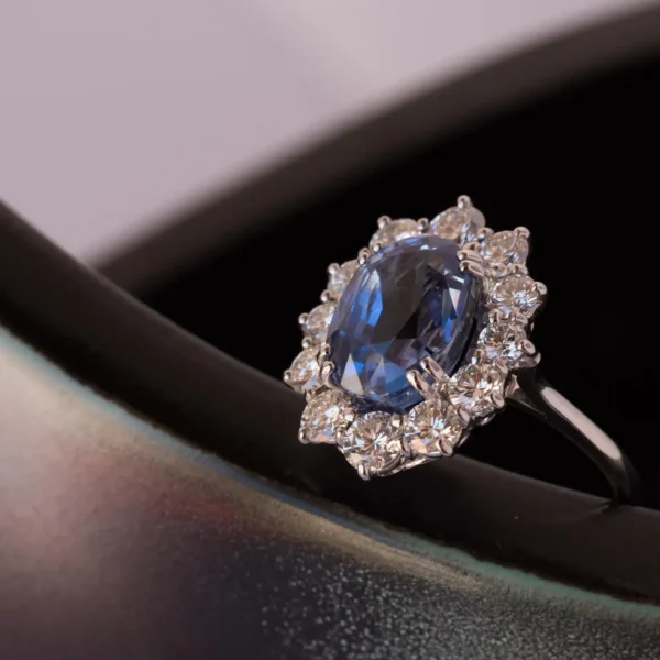 French 1960s No Heat 7.42 Carat Ceylon Sapphire Diamond White Gold Cluster Ring - Image 10