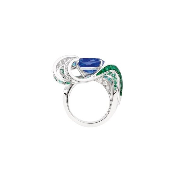 Chaumet Gulfstream Ring For Sale - White gold, sapphire, emeralds, diamonds - Image 3