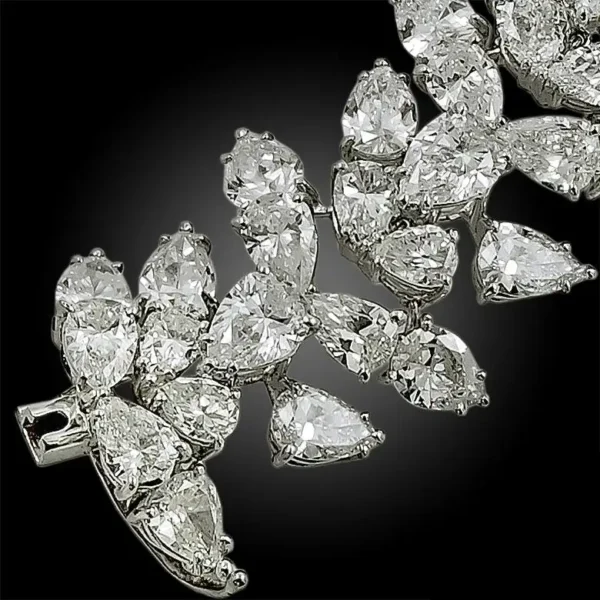 Harry Winston Diamond Platinum Cluster Bracelet - Image 2