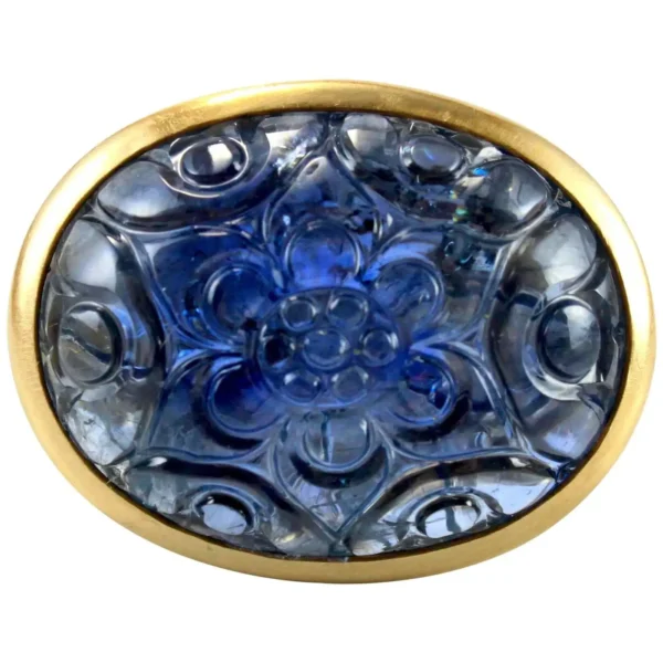 Large Carved Mughal Sapphire 18K Gold Ring - Image 3