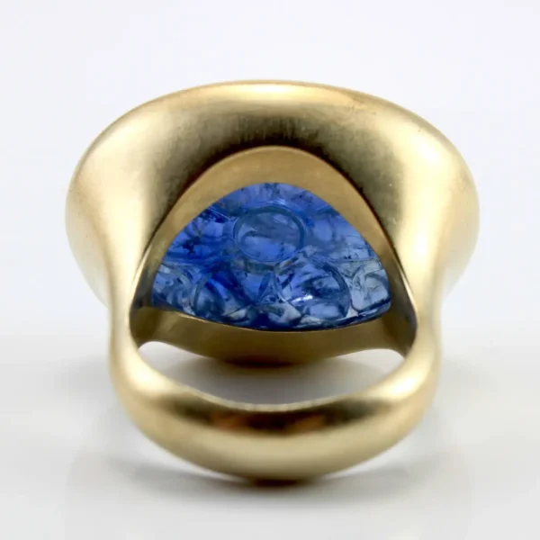 Large Carved Mughal Sapphire 18K Gold Ring - Image 5