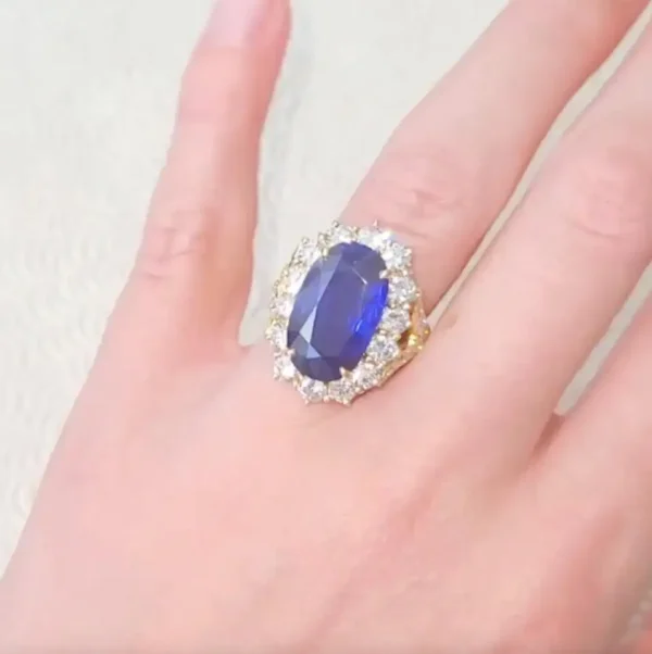 No Enhancement Burmese 12.01 carat Sapphire Diamond Ring Van Cleef & Arpels - Image 9