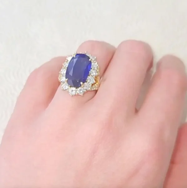 No Enhancement Burmese 12.01 carat Sapphire Diamond Ring Van Cleef & Arpels - Image 11