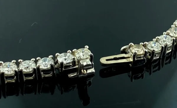 Platinum 32.10 Carat Total Diamond Riviera Necklace - Image 6