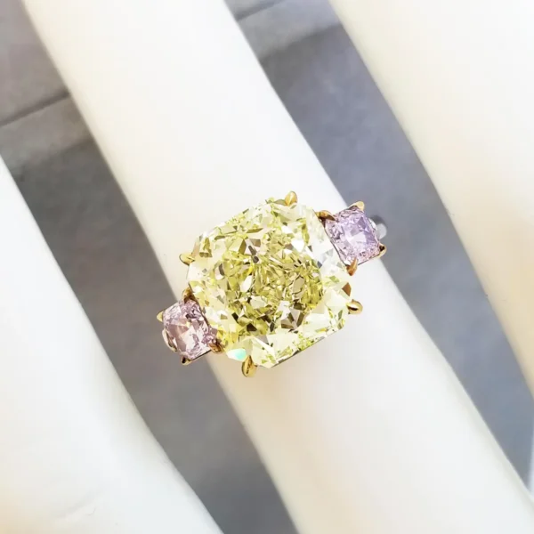 Scarselli GIA 7 Carat Yellow Radiant and Pink Cushion Diamond Ring in Platinum - Image 3