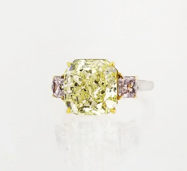 Scarselli GIA 7 Carat Yellow Radiant and Pink Cushion Diamond Ring in Platinum - Image 2
