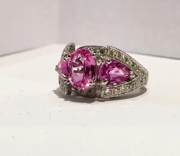 Spectacular Vivid Pink Sapphire Diamond Platinum Three-Stone Ring - Image 3