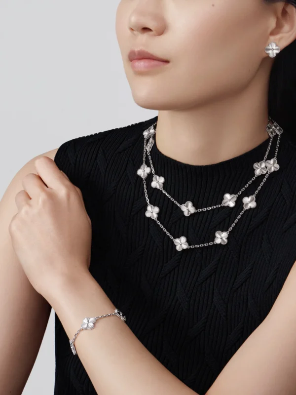20 motifs Vintage Alhambra long necklace - Image 3