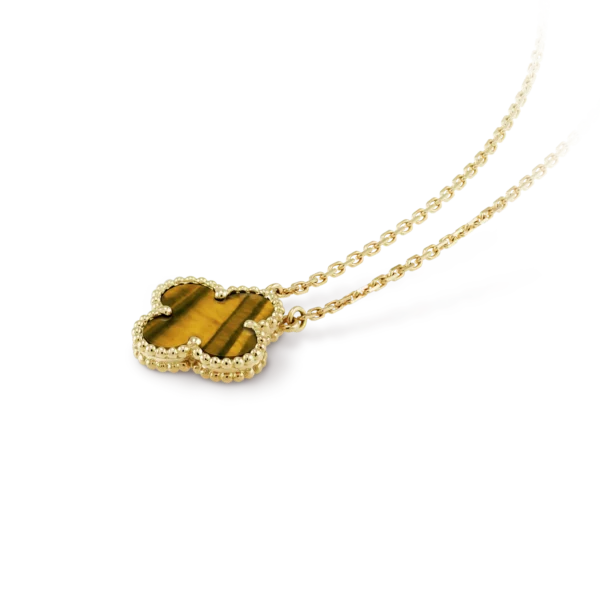 Vintage Alhambra pendant For Sale - Image 3