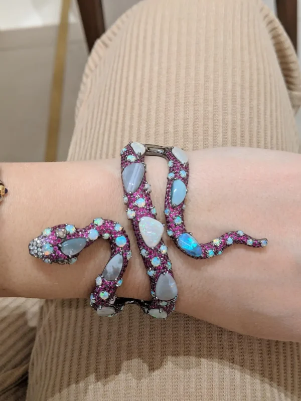 Wendy Yue 8.60 Carat Ruby and 16.05 Carat Opal Serpent 18 Karat Gold Cuff - Image 3